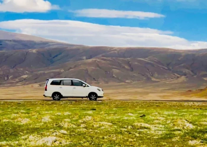 Leh Ladakh jeep car tour package